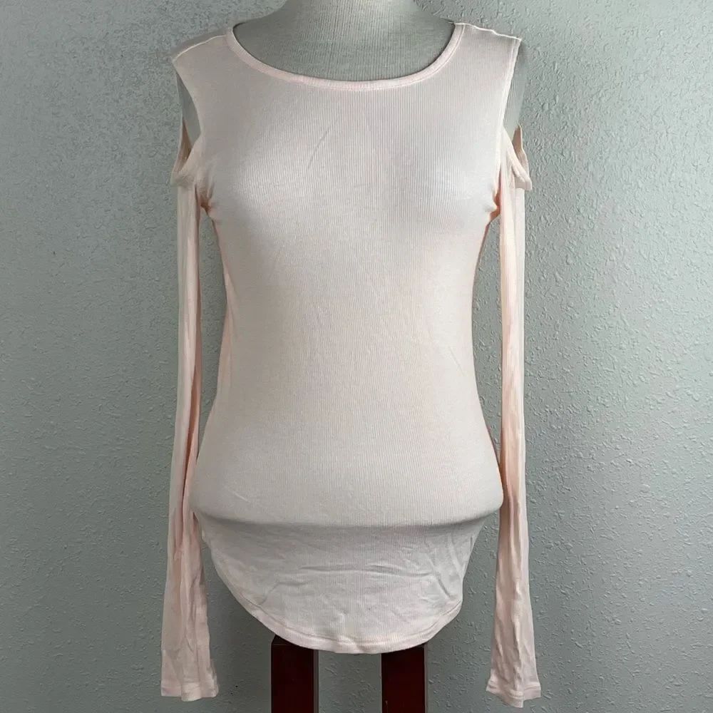 EUC Mudd Womens Pink/Peach Peekaboo/Cold Shoulders Long Sleeve Shirt Size L